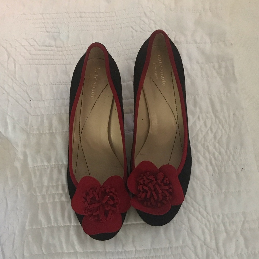 Kate Spade Black and Red Floral suede heels
Size 8.5 but more 8